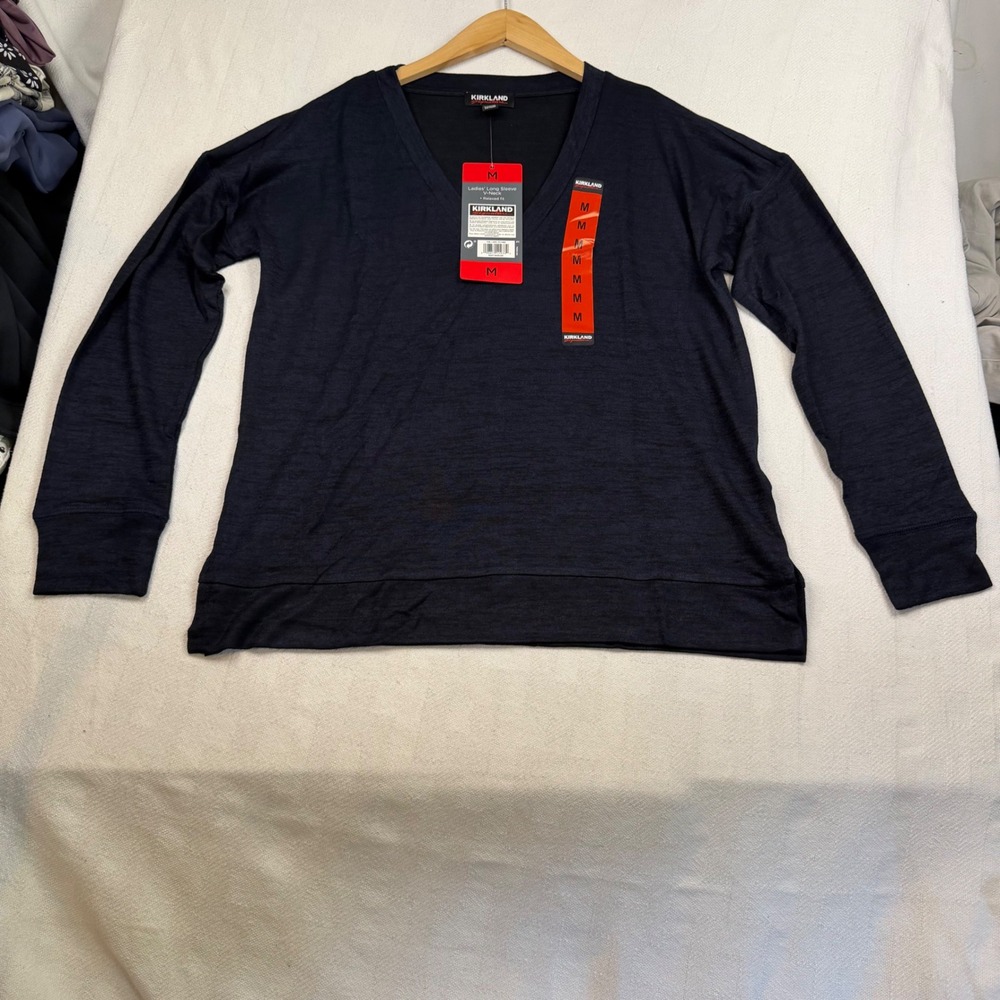 Kirkland Signature Navy Blue V-Neck Long Sleeve Top Relaxed Fit Medium NWT